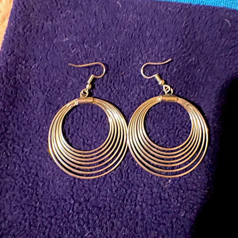Spiral dangling earrings